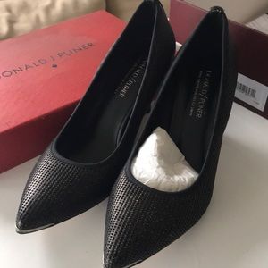 Donald J Pliner pumps size 8.5